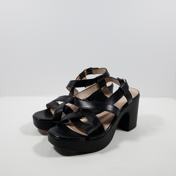Wonder Black Leather Sandal 38EU / 7.5US - Picture 1 of 4